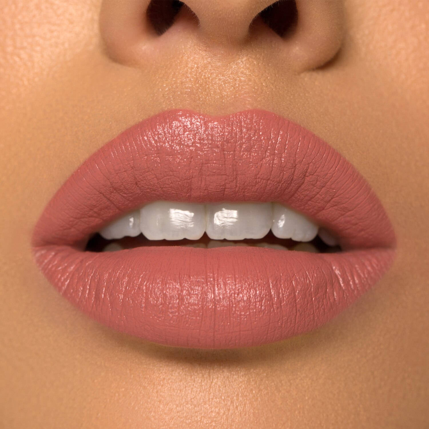 I NEED A NUDE LIPSTICK- (PERFILADOR DE LABIOS)